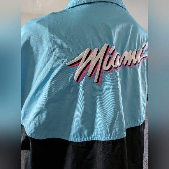 Beautiful summer women coat which is mixed by blue ,black and pink color. - Picture 7 of 8